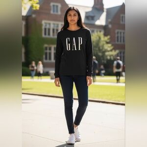New GAP Long Sleeve Top Sz Medium Juniors Christmas Gift Idea